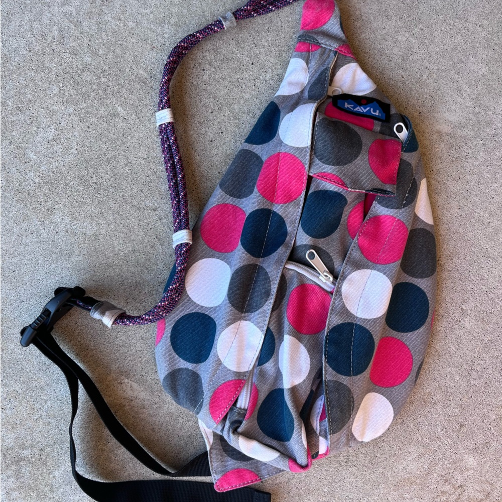 Kavu sling bag EUC
